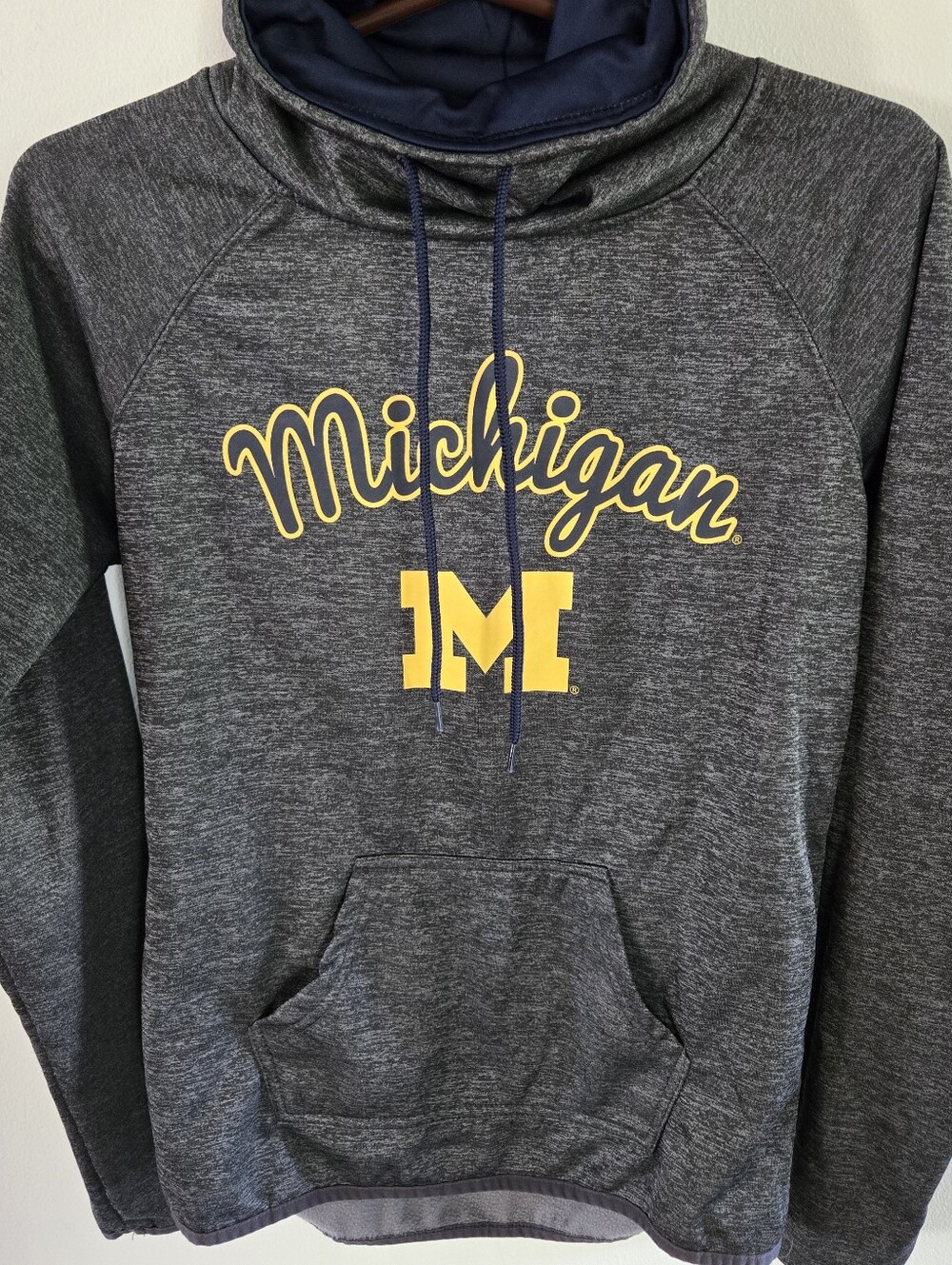 Colosseum Michigan Wolverines Pullover Womens Small Gray Funnel Neck